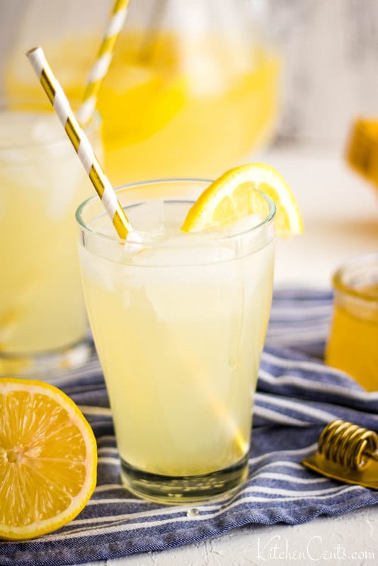 Naturally Sweetened Honey Lemonade: A Healthier Summer Sip